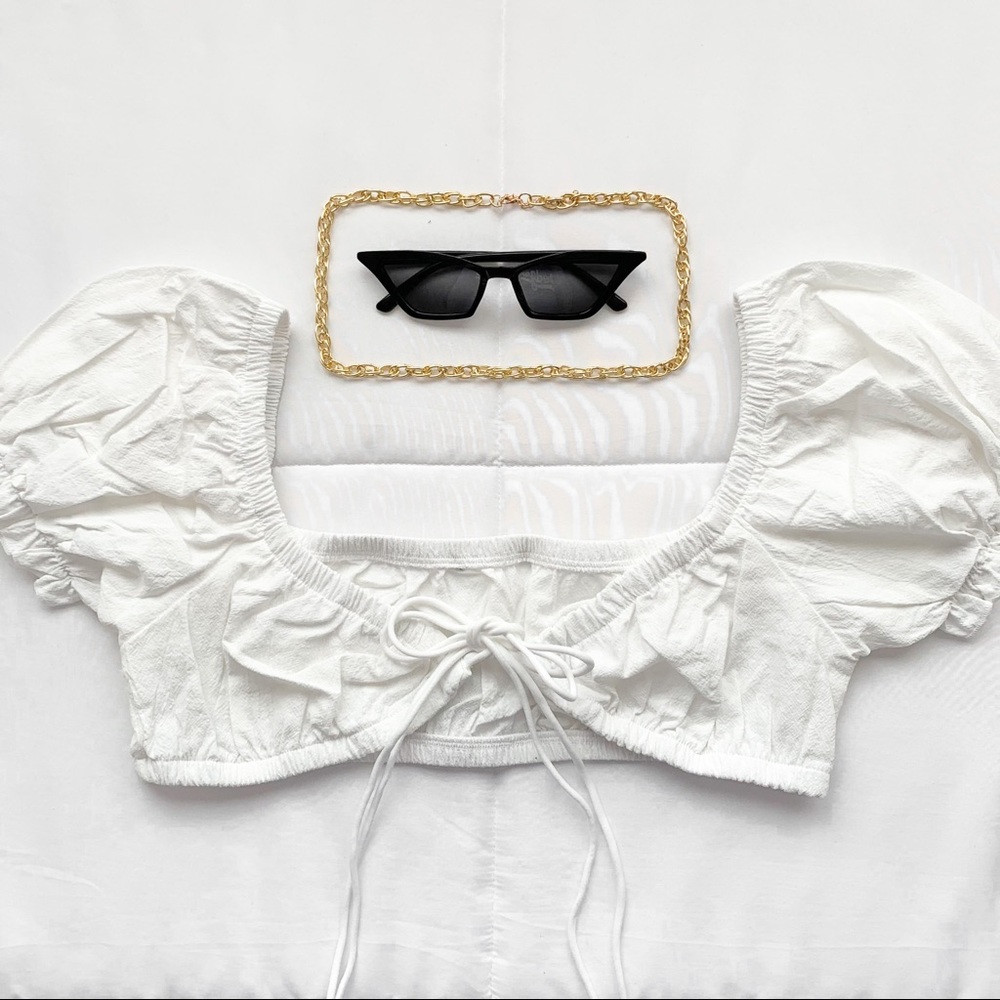 white front-tie crop top with puff sleeves trendy spring summer fashion